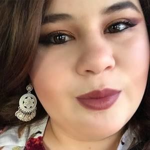 Meet your Posher, Yesenia